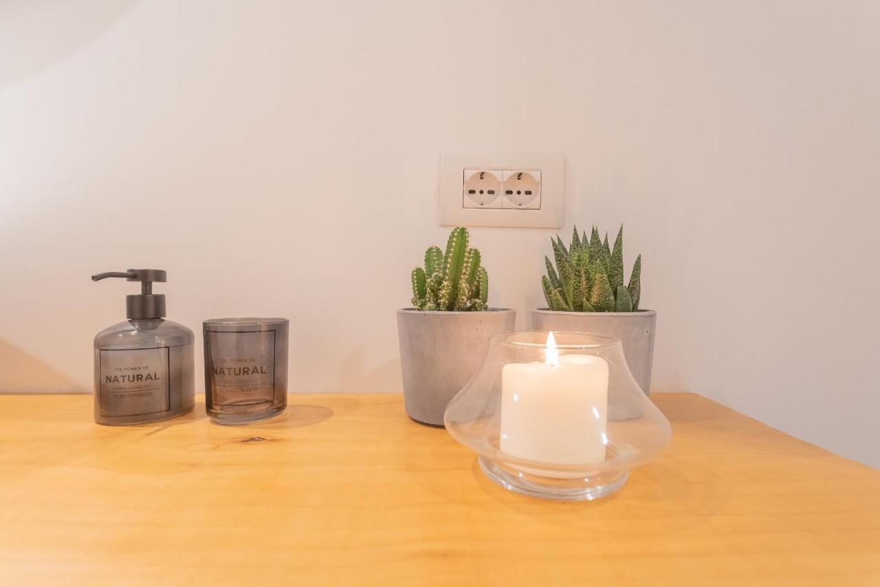Ginepro & Salvia Apartments In Como By Rent All Como Zewnętrze zdjęcie